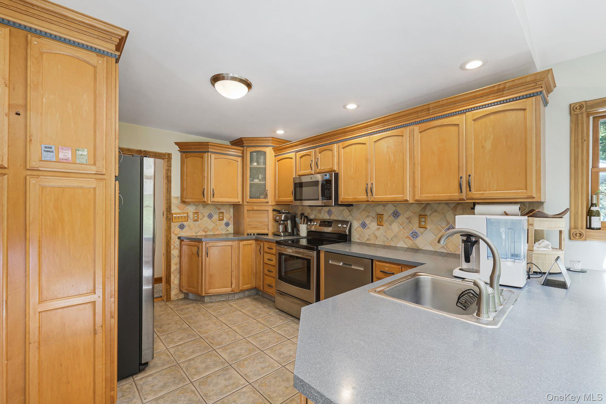 47 Points Of View – For Sale photo 16