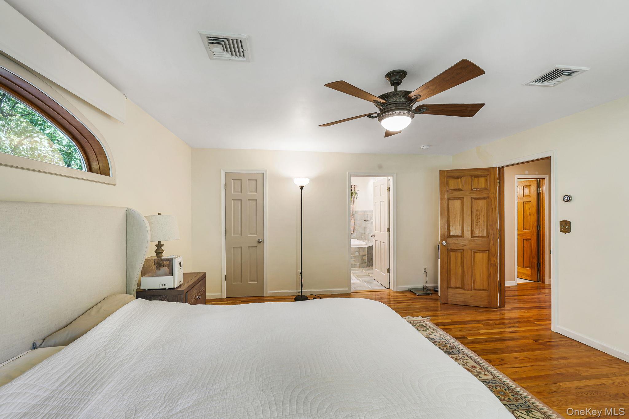 47 Points Of View – For Sale photo 28