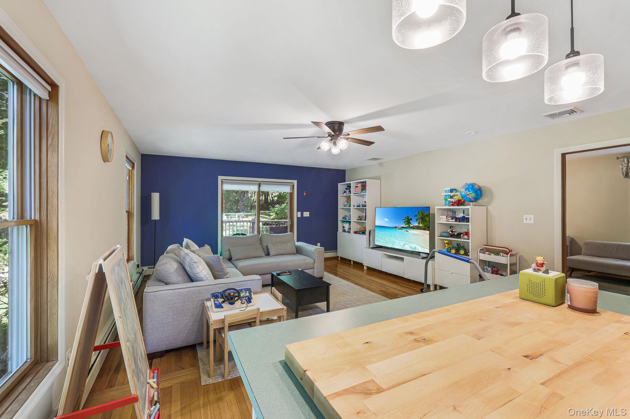 47 Points Of View – For Sale photo 23