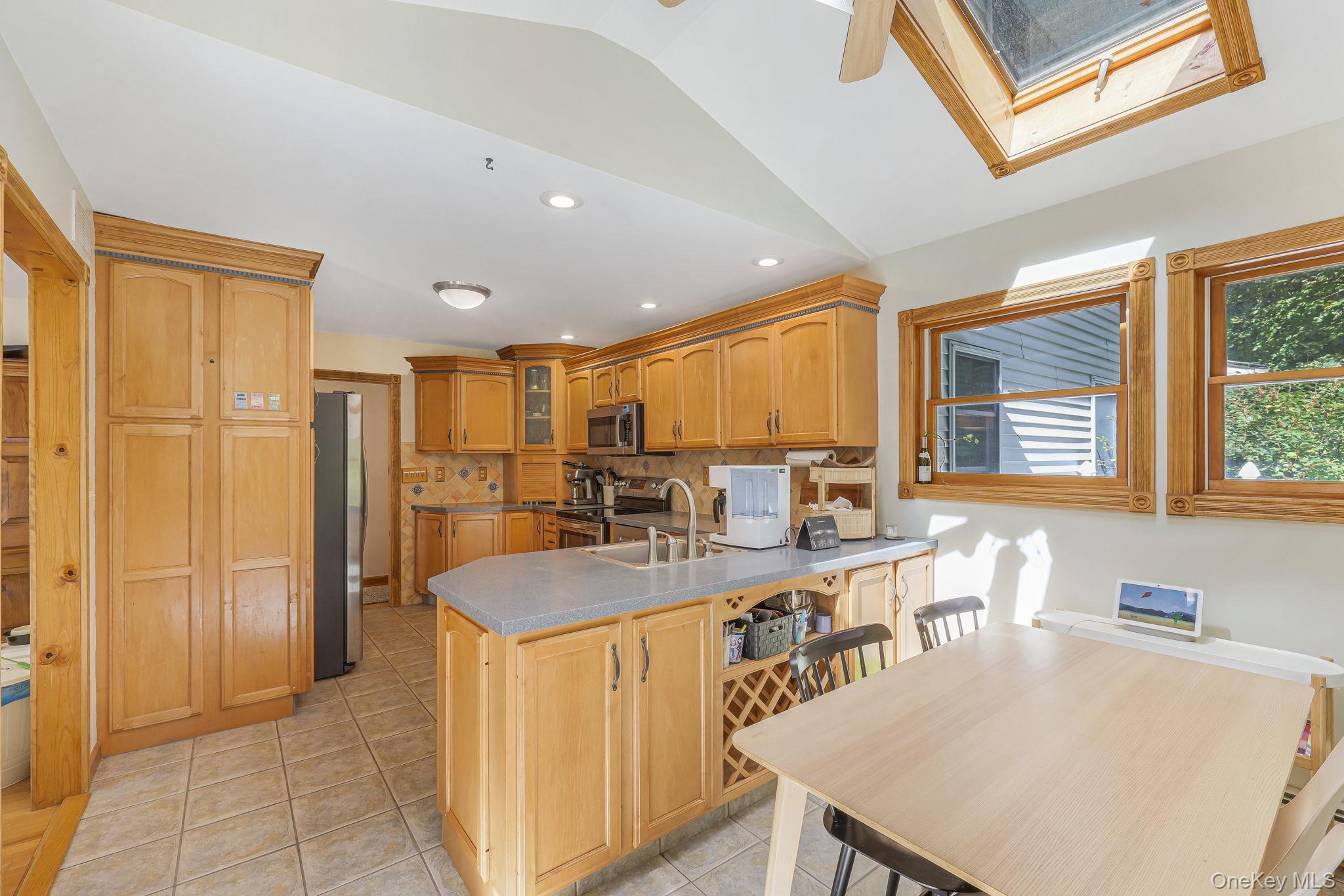 47 Points Of View – For Sale photo 15
