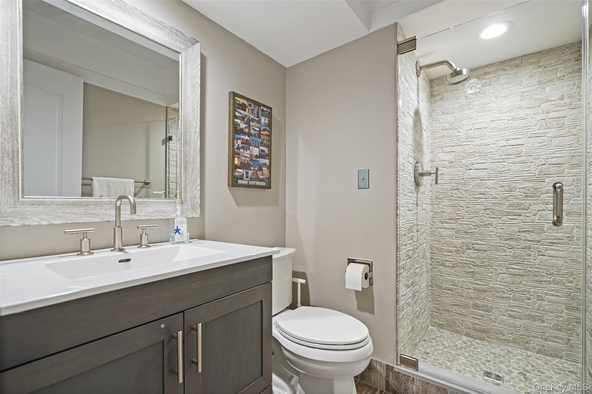 350 Heritage Hills Drive, Unit C photo 16