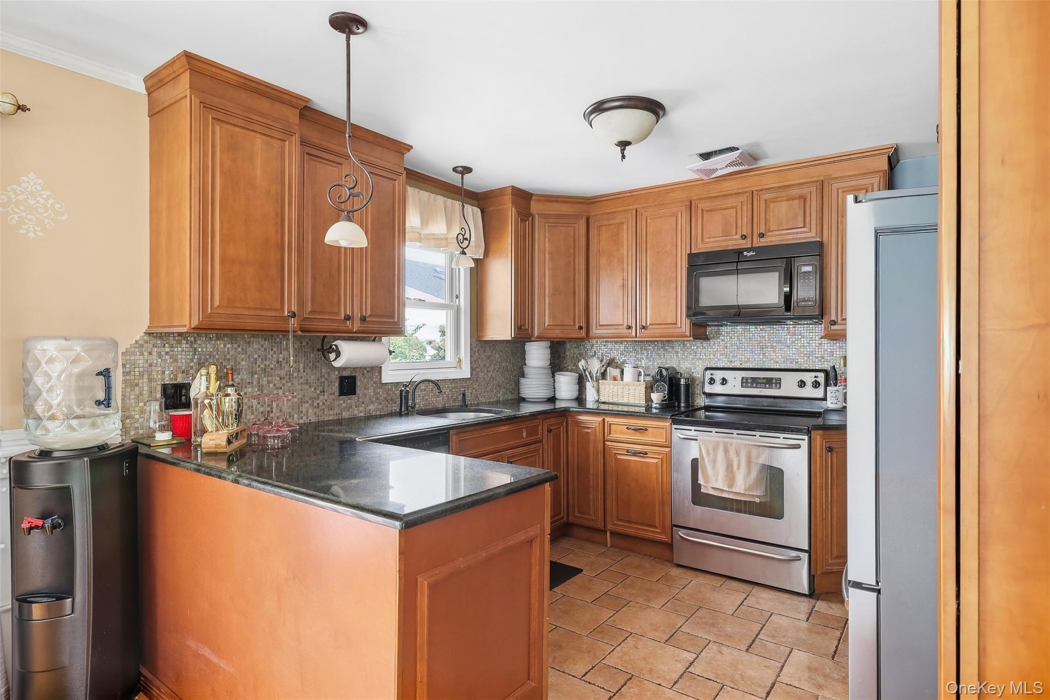 208 Island Parkway W – For Sale photo 9