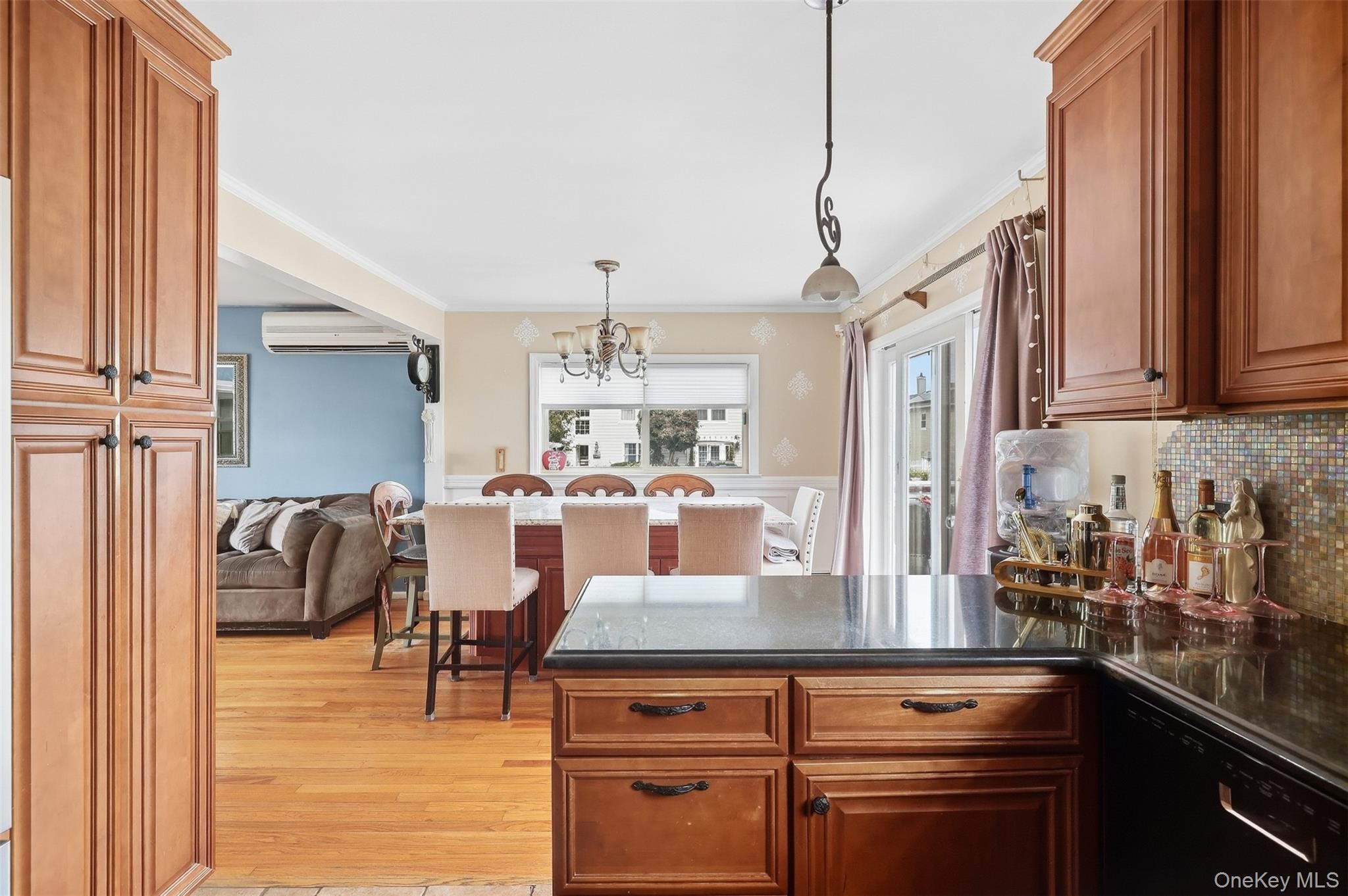208 Island Parkway W – For Sale photo 11