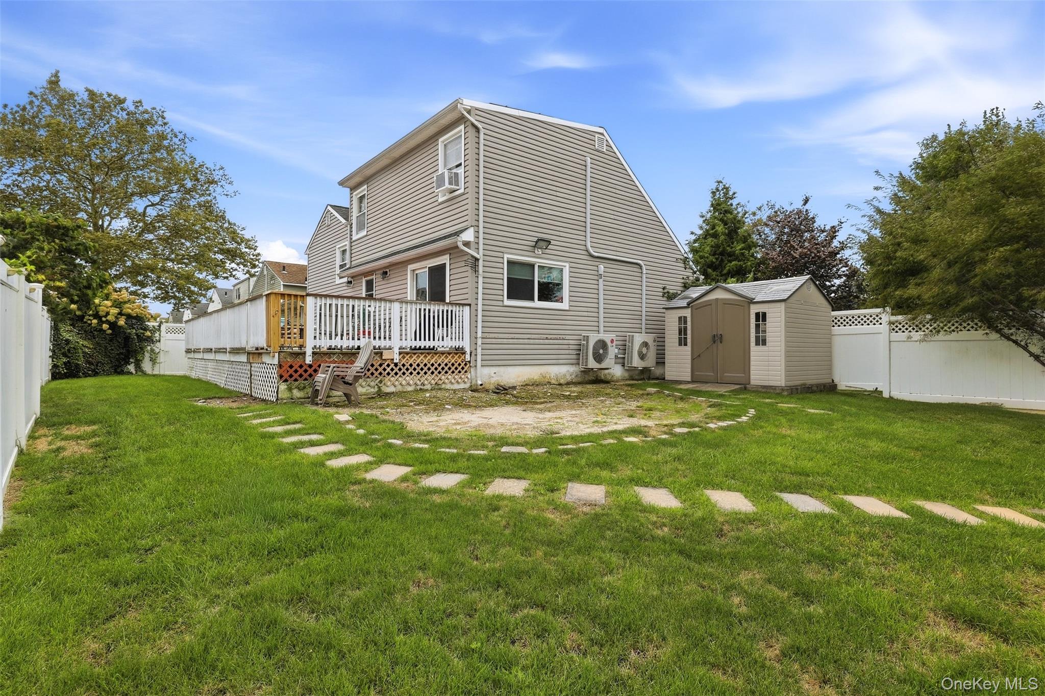 208 Island Parkway W – For Sale photo 25