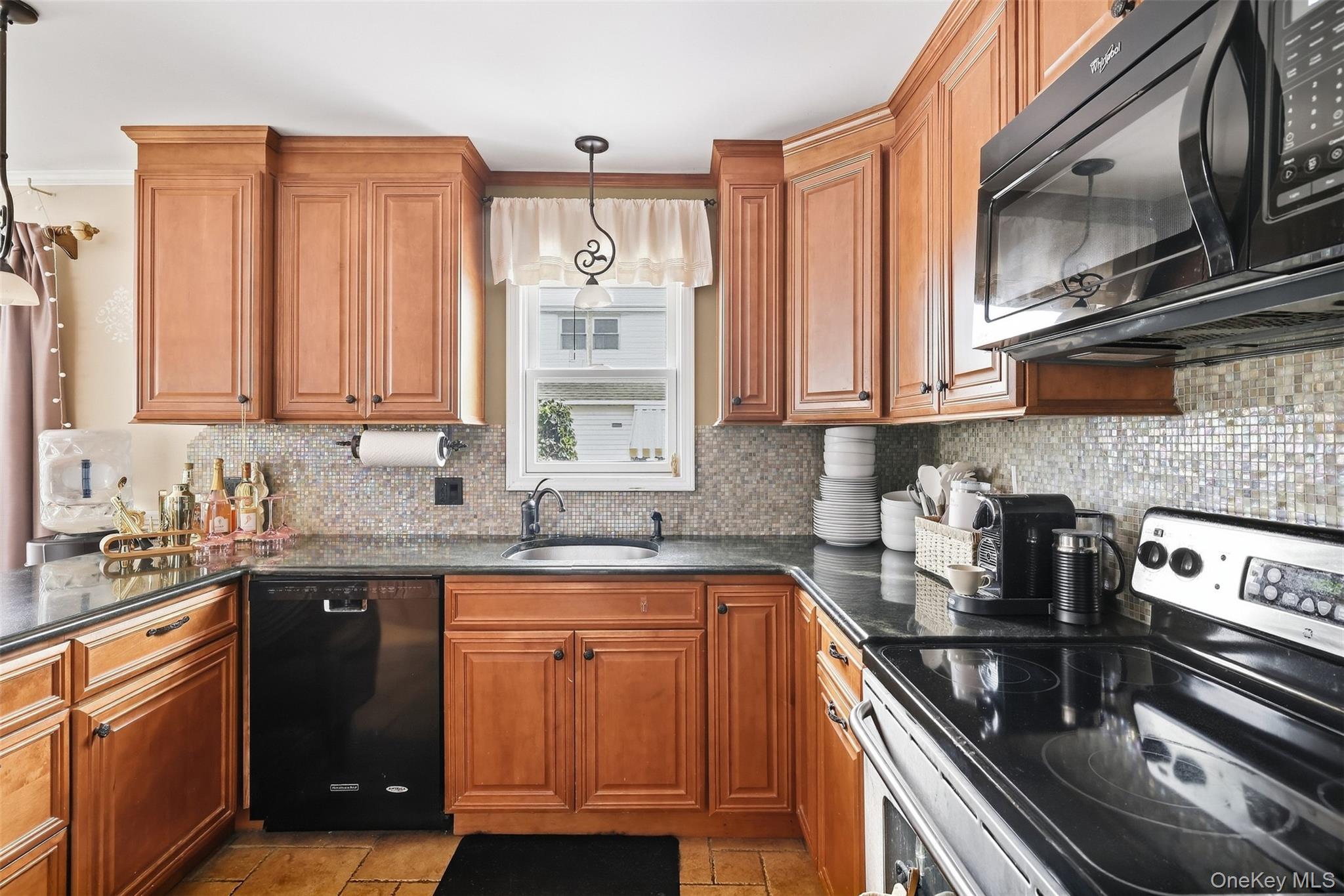 208 Island Parkway W – For Sale photo 10
