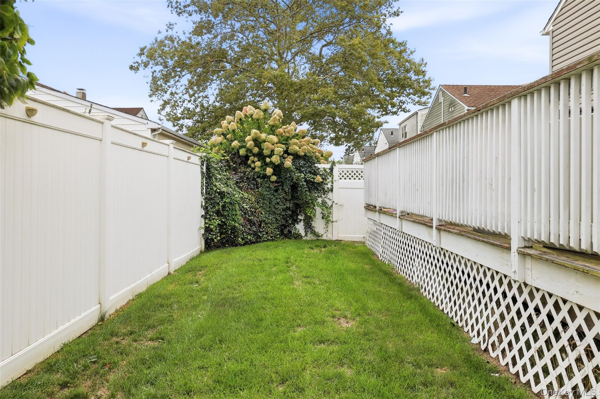 208 Island Parkway W – For Sale photo 24