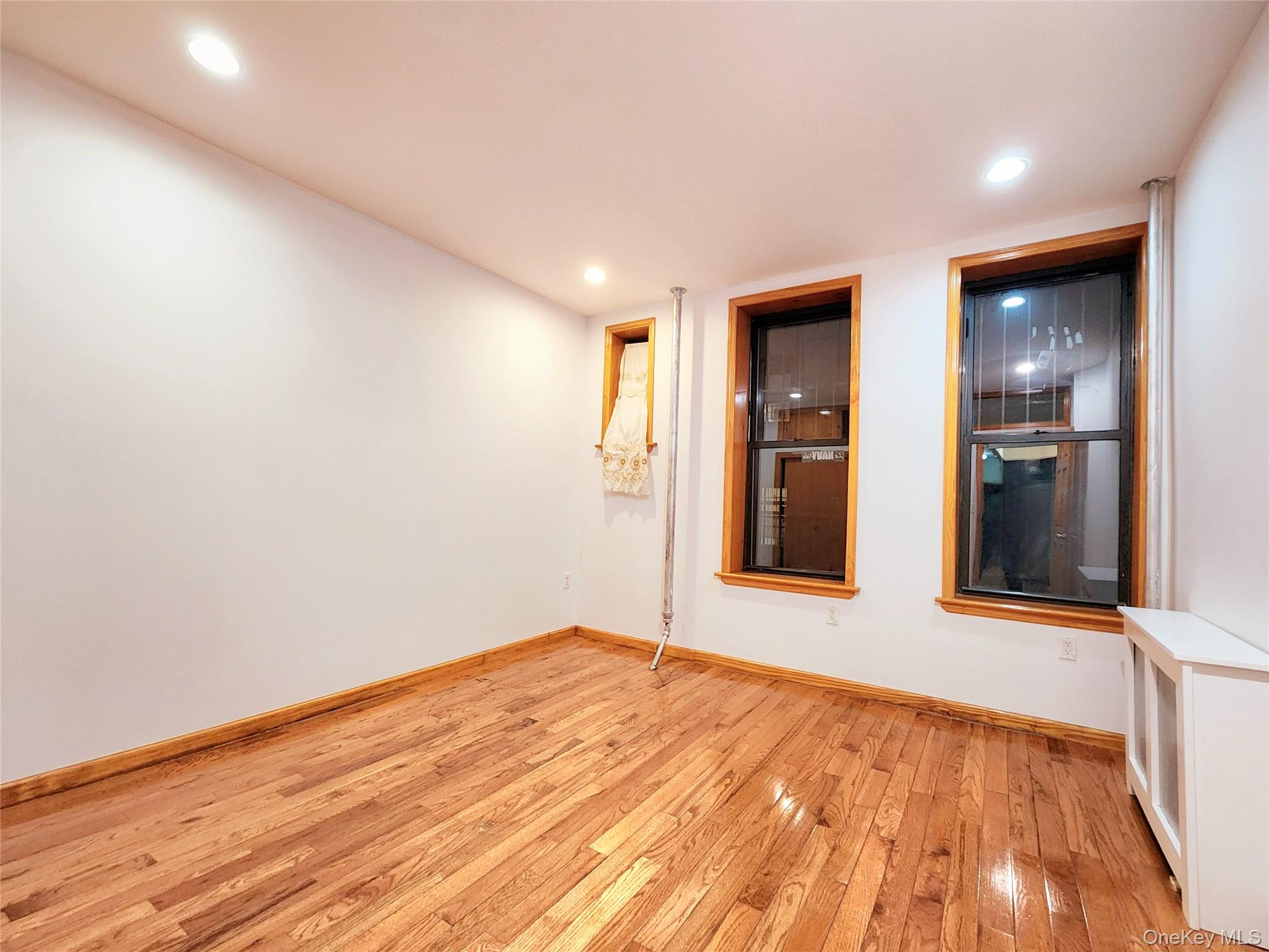 654 Seneca Avenue – For Sale photo 12