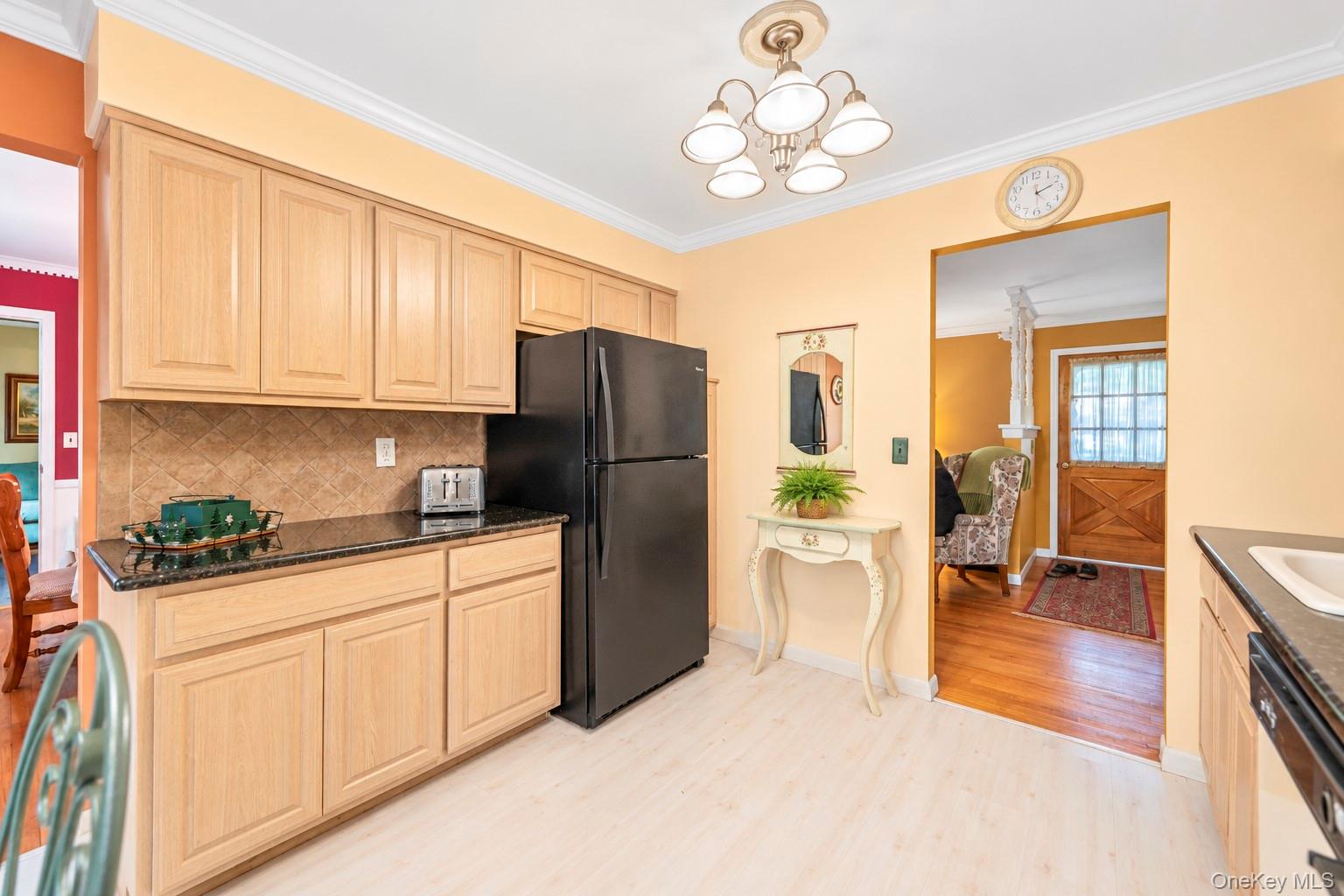 2306 Pine Avenue – For Sale photo 20