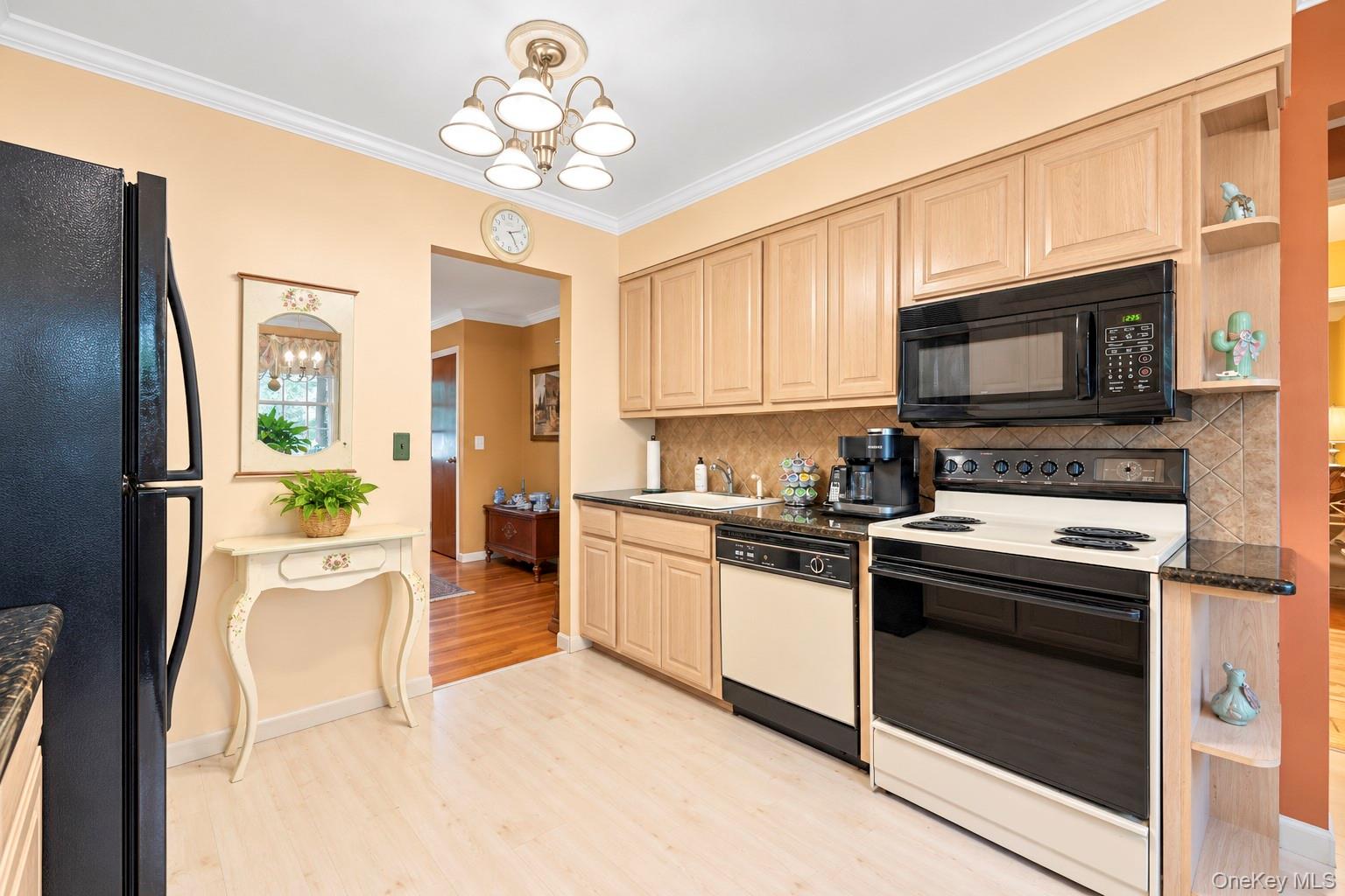 2306 Pine Avenue – For Sale photo 18
