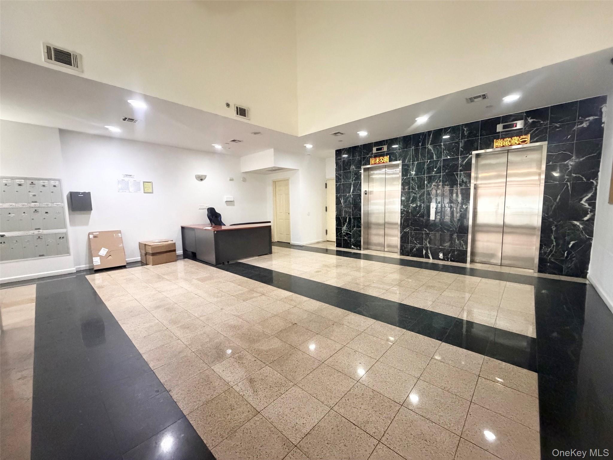 3506 Leavitt Street, Unit 5H photo 4