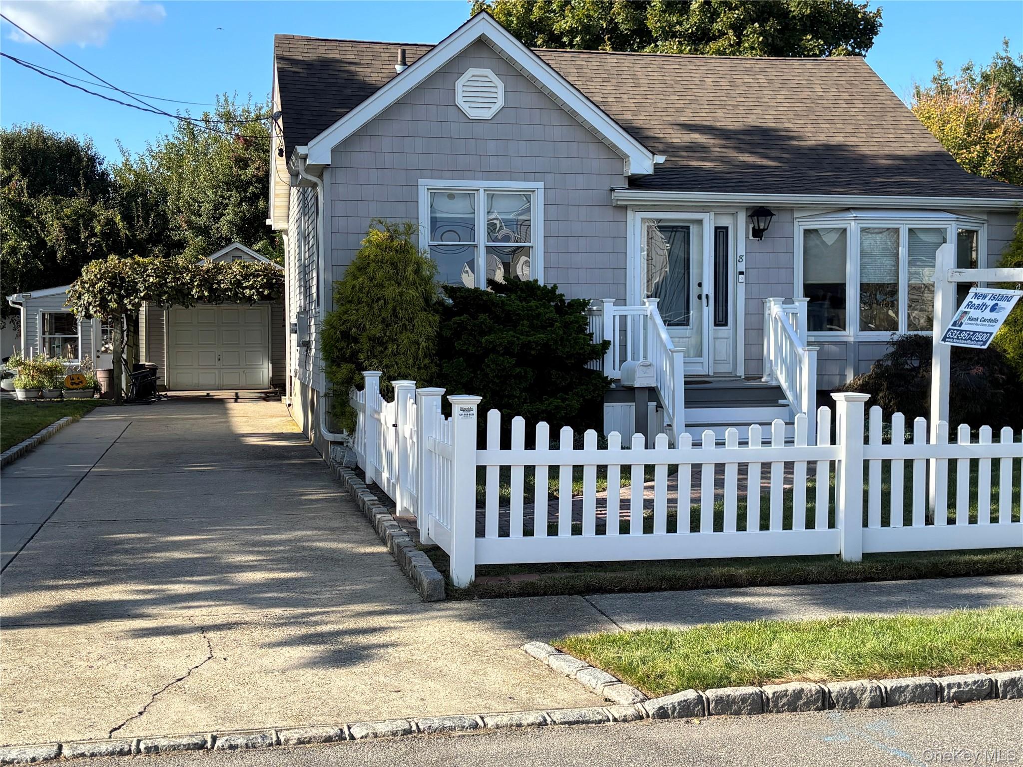 8 Walnut Place – For Sale photo 2