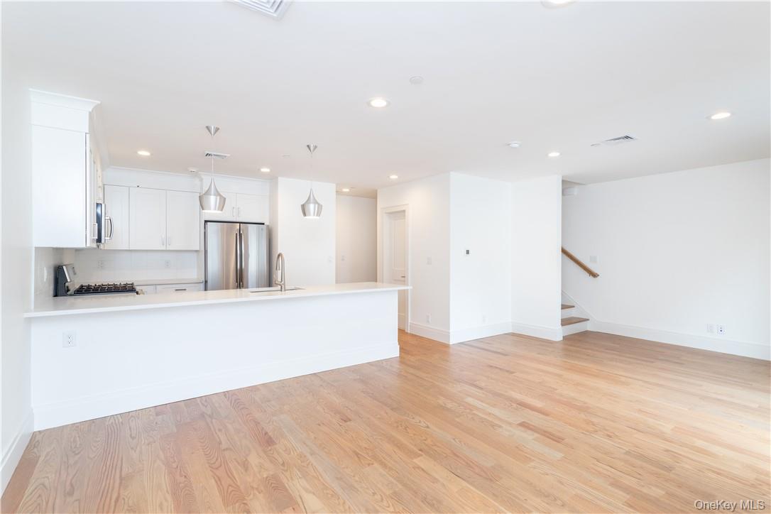 121 Fisher Avenue, Unit 5 photo 5