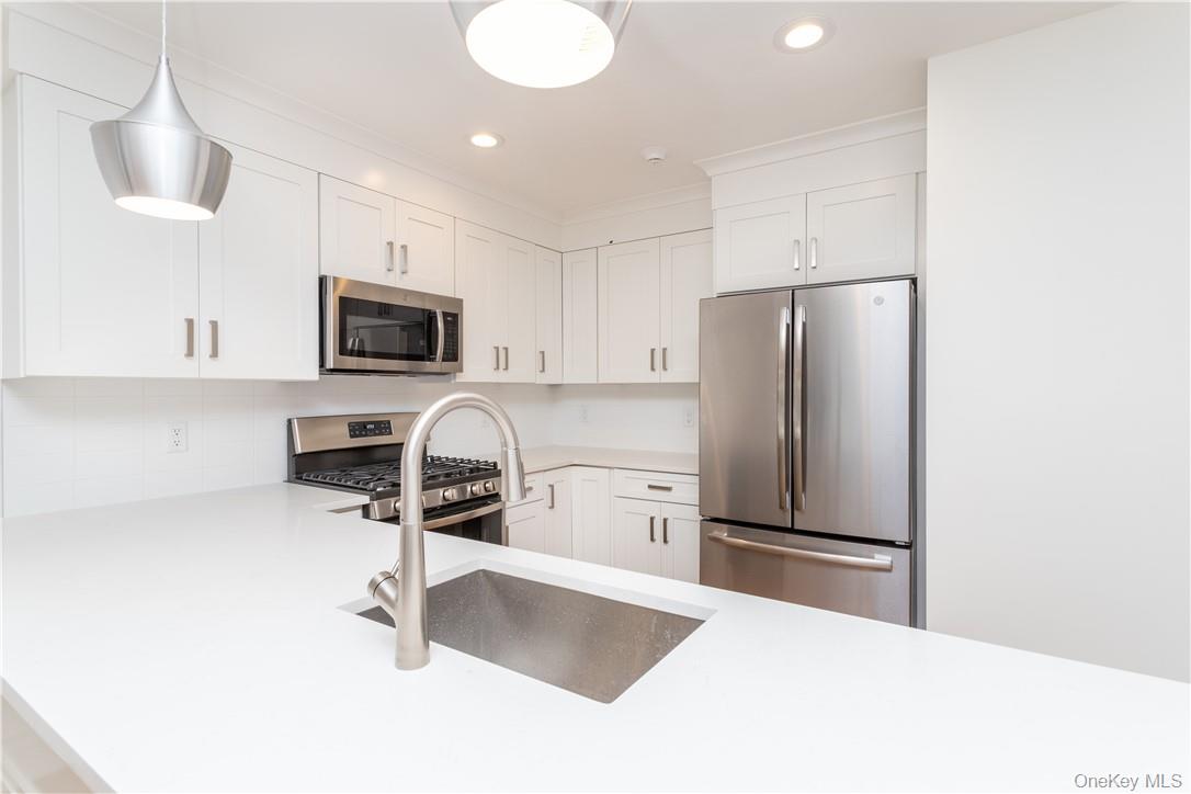 121 Fisher Avenue, Unit 5