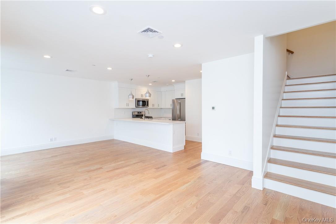121 Fisher Avenue, Unit 5 photo 6