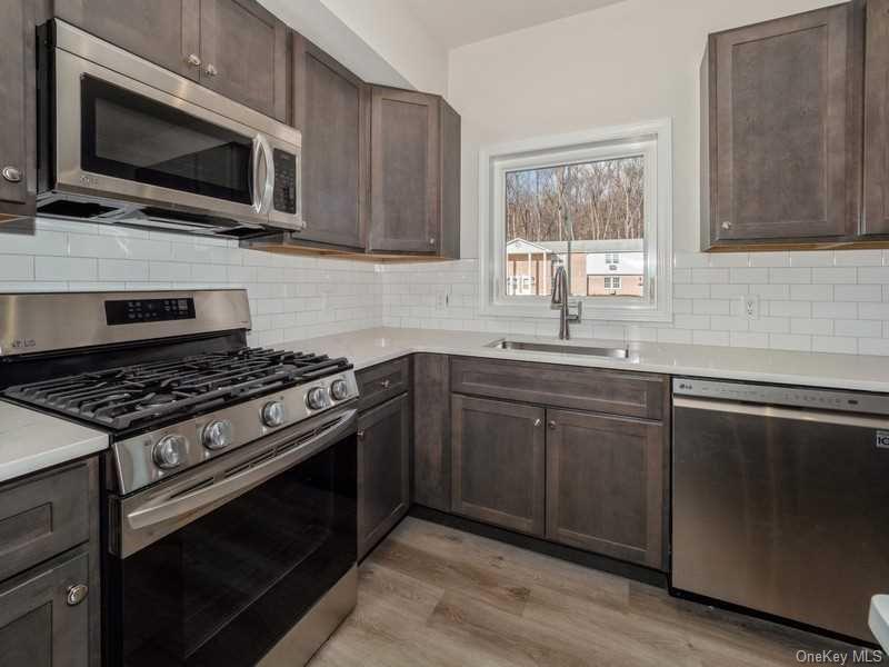 4 South Hills Way, Unit 9 photo 3
