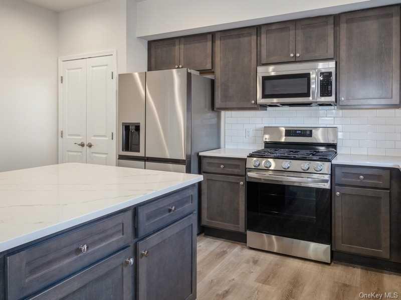 4 South Hills Way, Unit 9 photo 2