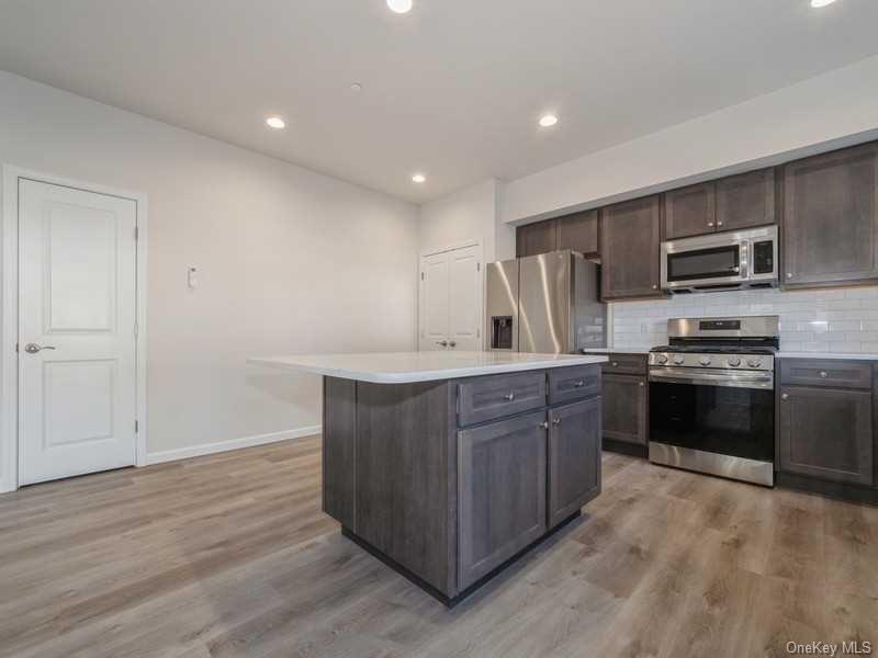 4 South Hills Way, Unit 9 photo 4