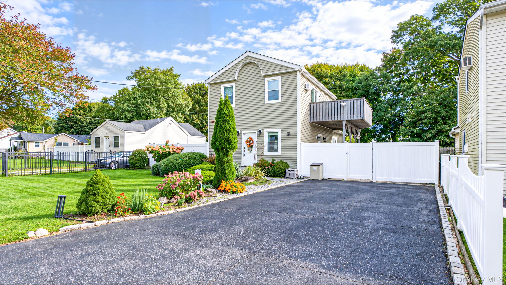 73 Lynbrook Drive – For Sale photo 3