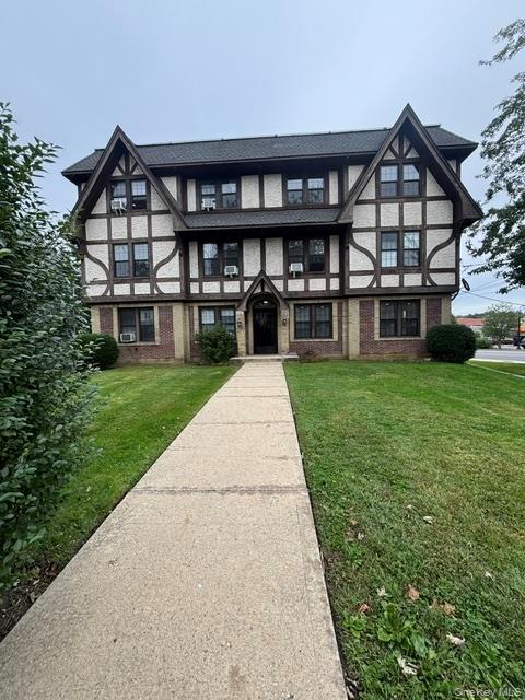 28 W Neck Road, Unit 3A