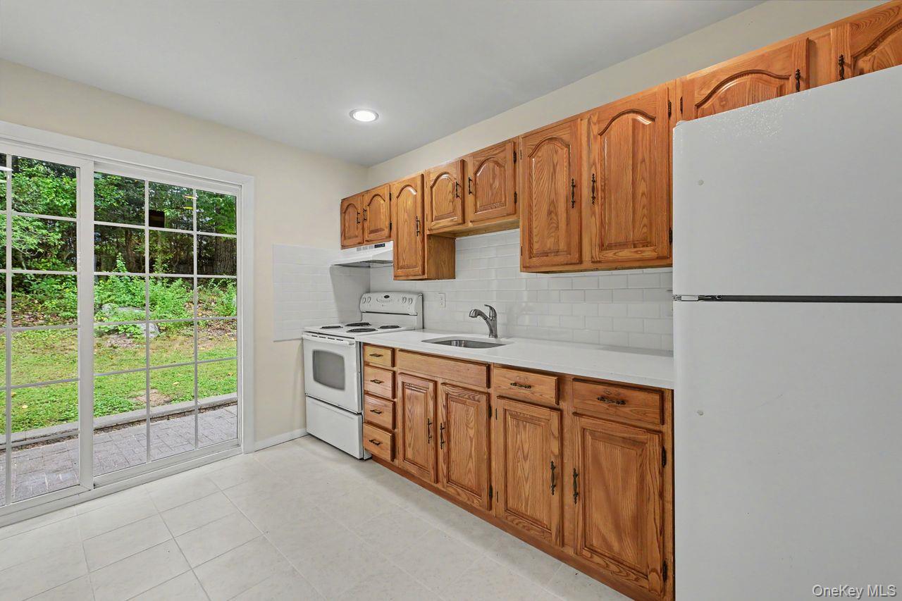 10 Palisades Road – For Sale photo 11