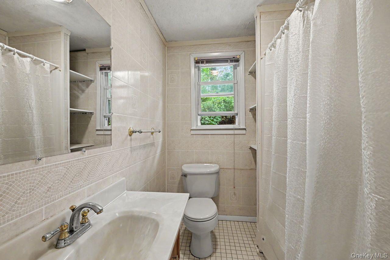 10 Palisades Road – For Sale photo 17