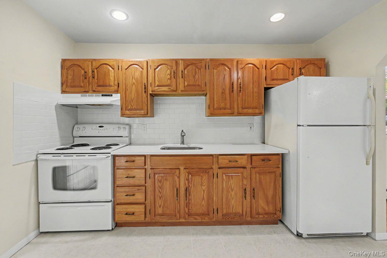 10 Palisades Road – For Sale photo 13