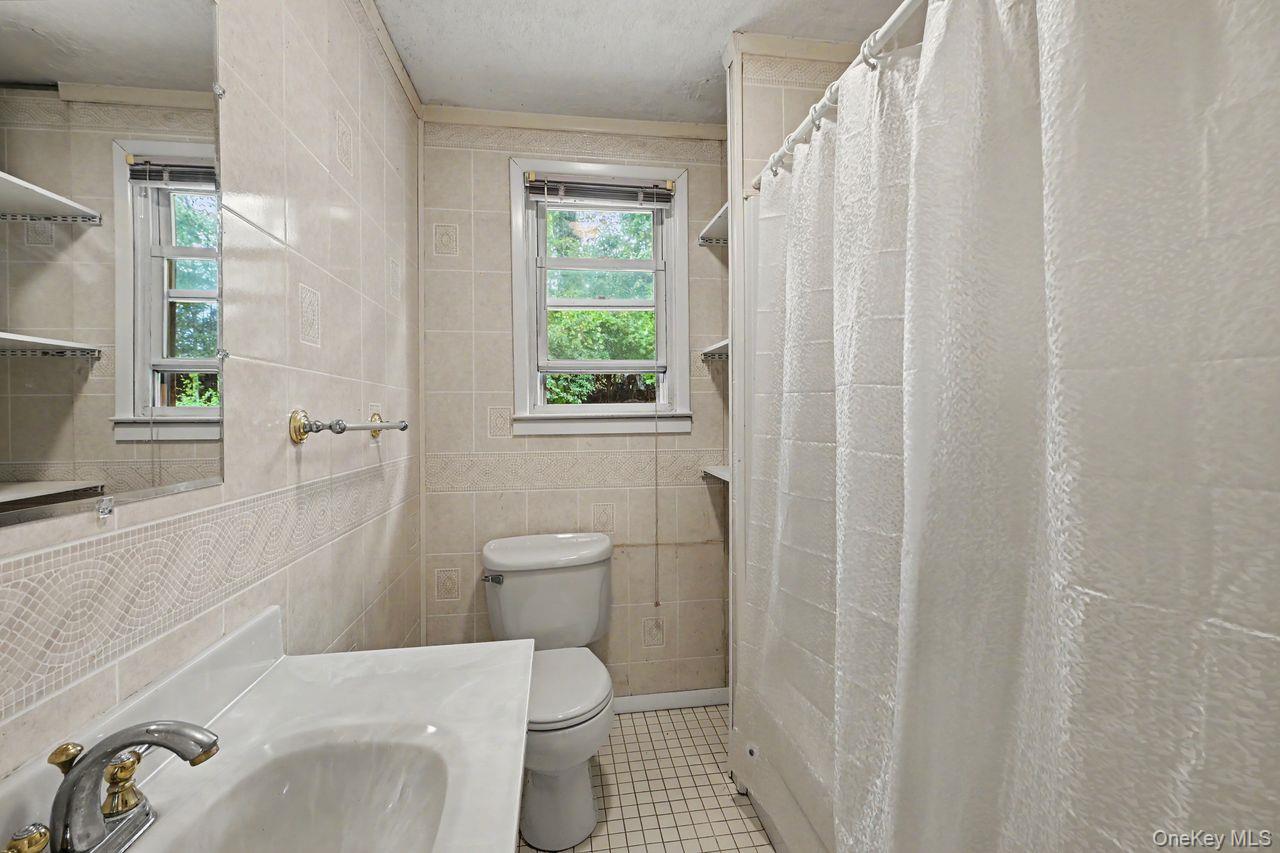 10 Palisades Road – For Sale photo 18
