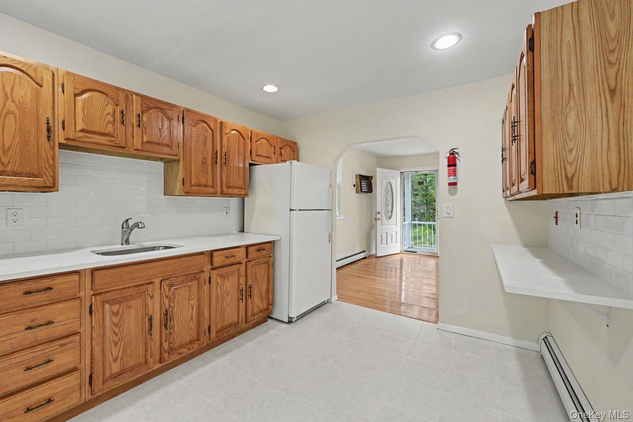 10 Palisades Road – For Sale photo 12