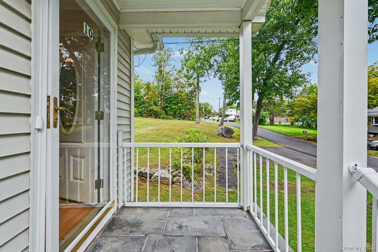 10 Palisades Road – For Sale photo 3