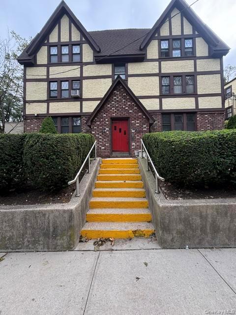 40 Oakwood Road, Unit 1S