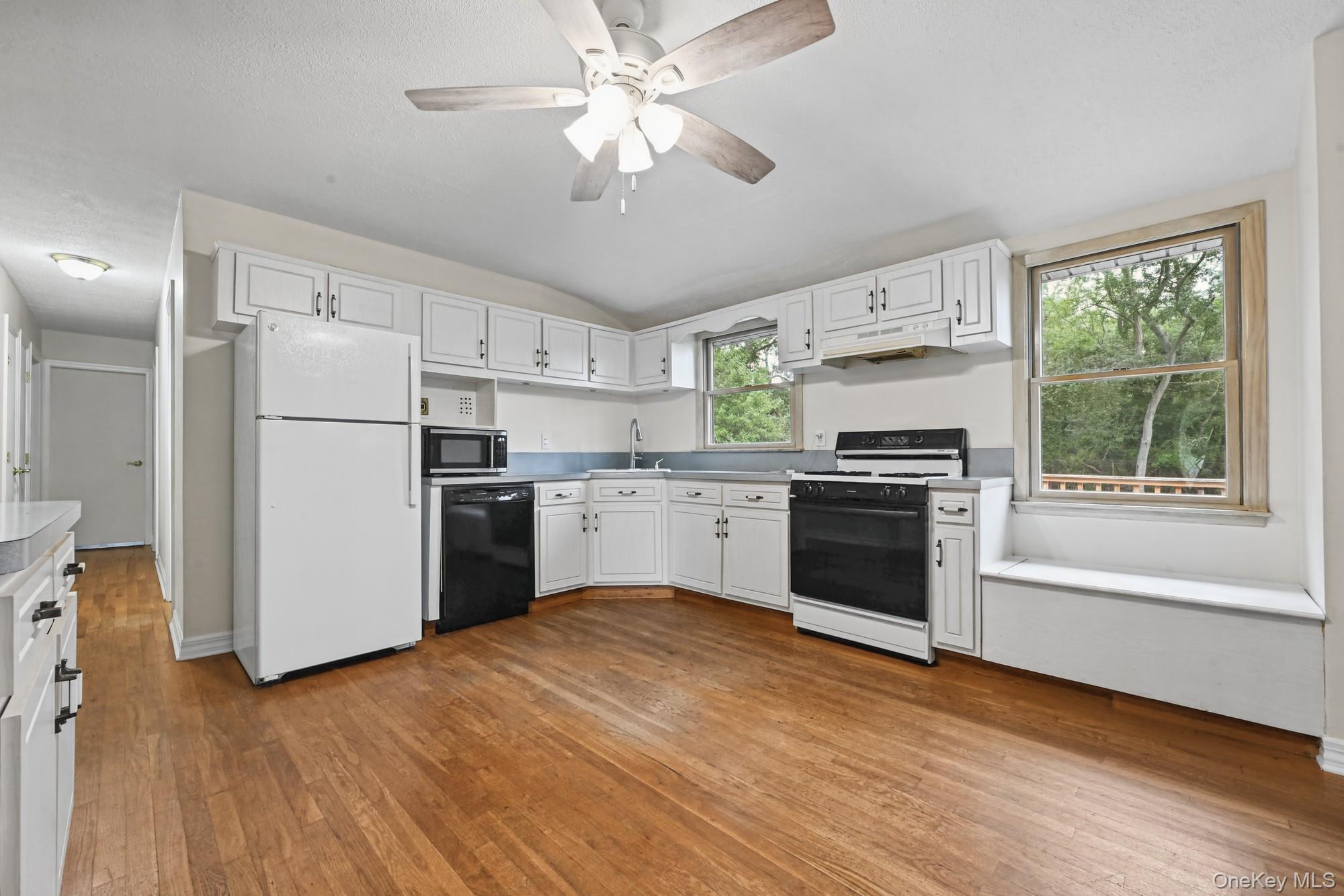3 Alamo Drive – For Sale photo 9