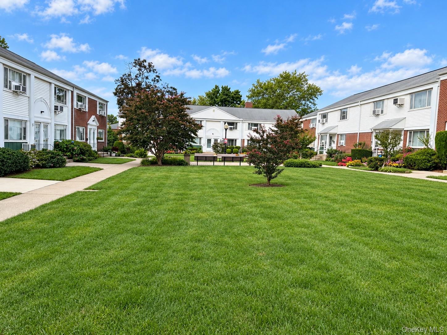 14-82 212 Street, Unit 122 photo 2