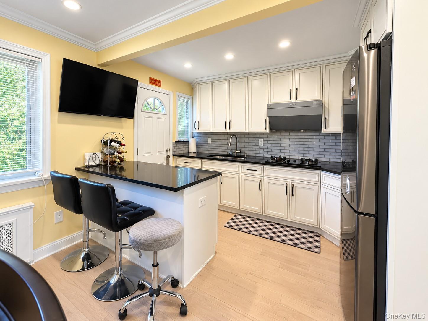 14-82 212 Street, Unit 122 photo 12