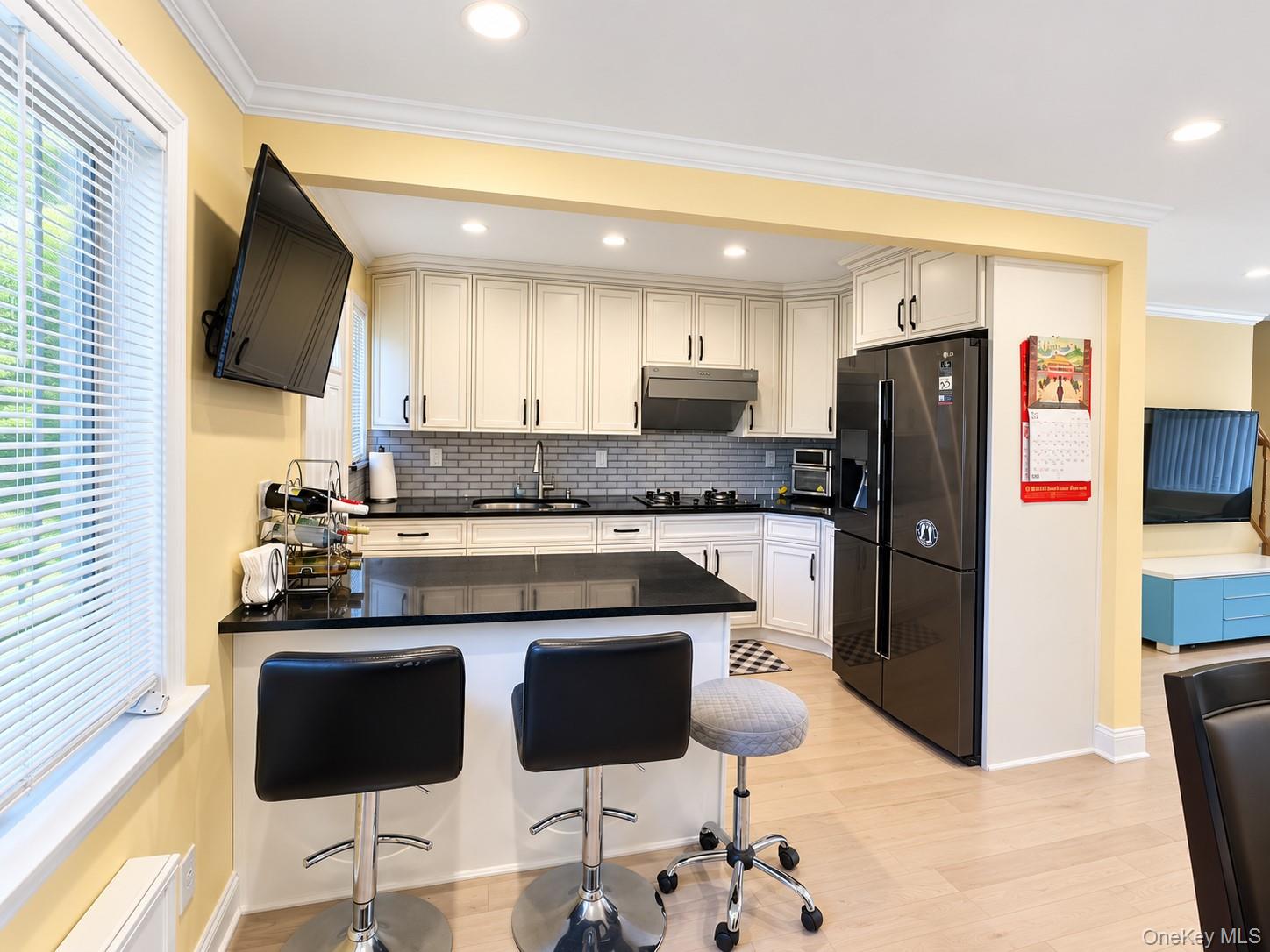 14-82 212 Street, Unit 122 photo 13