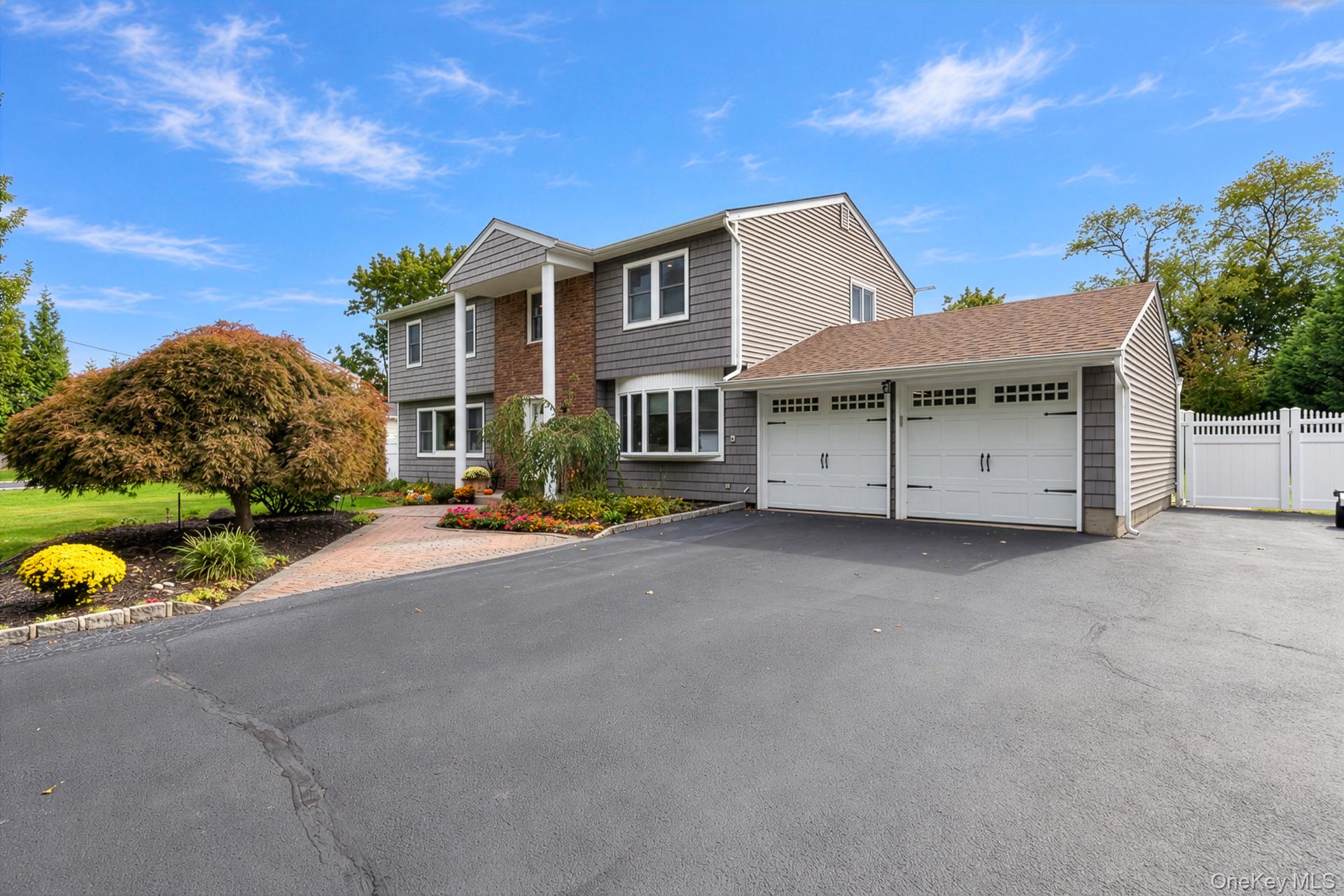 24 Frank Street – For Sale photo 2