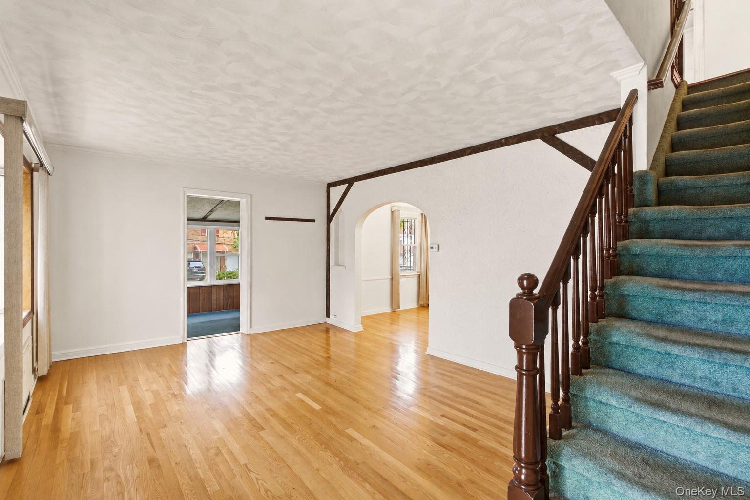163-68 25th Avenue – For Sale photo 2
