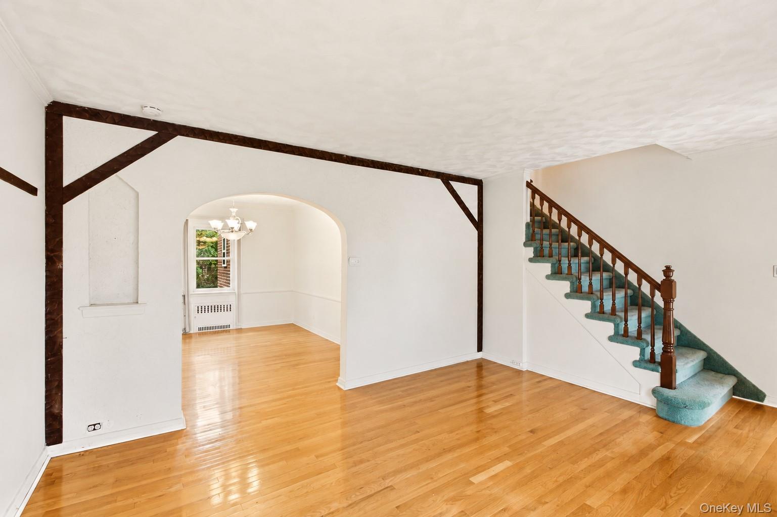 163-68 25th Avenue – For Sale