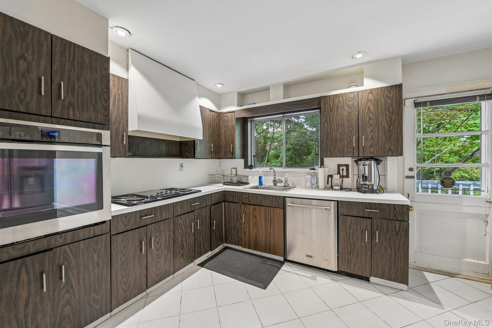 850 Oliver Street – For Sale photo 20