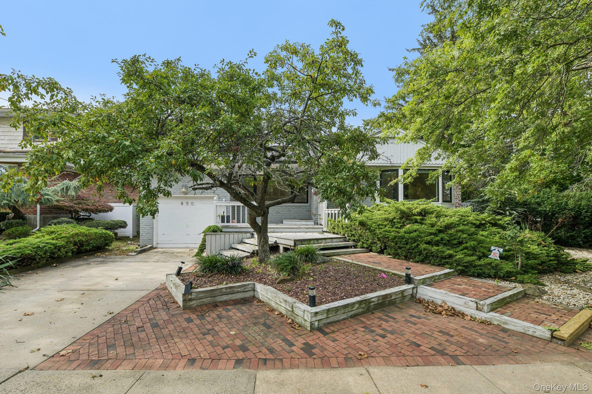 850 Oliver Street – For Sale photo 2