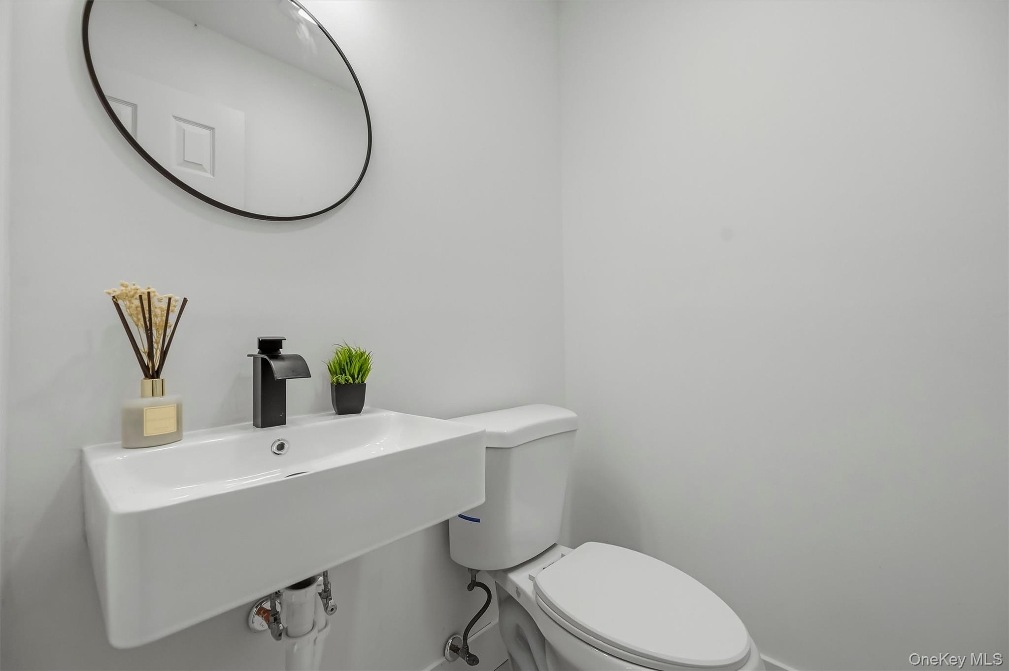 6 Lannis Avenue – For Sale photo 7