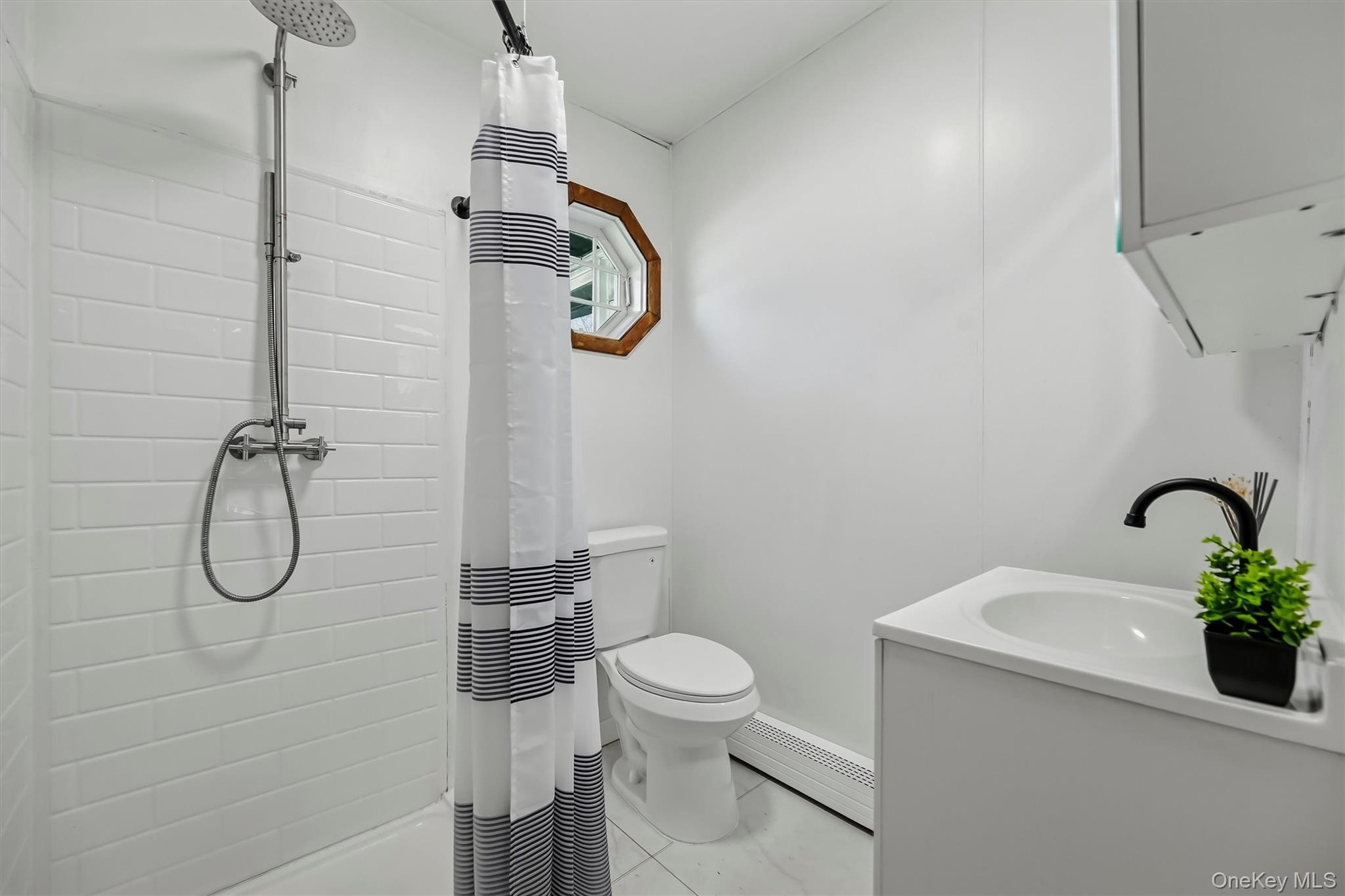 6 Lannis Avenue – For Sale photo 10