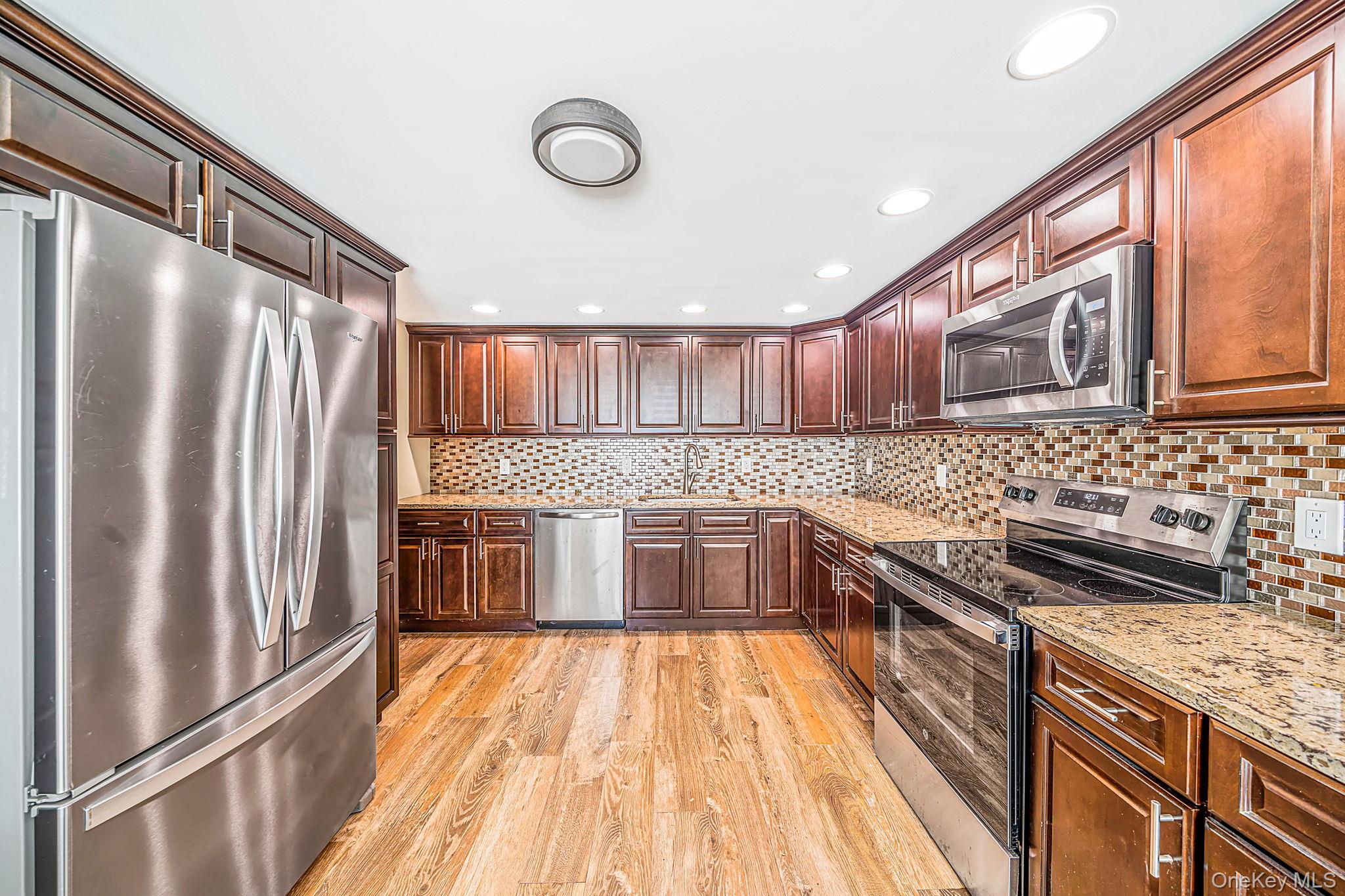 27 Lehigh Lane – For Sale photo 5