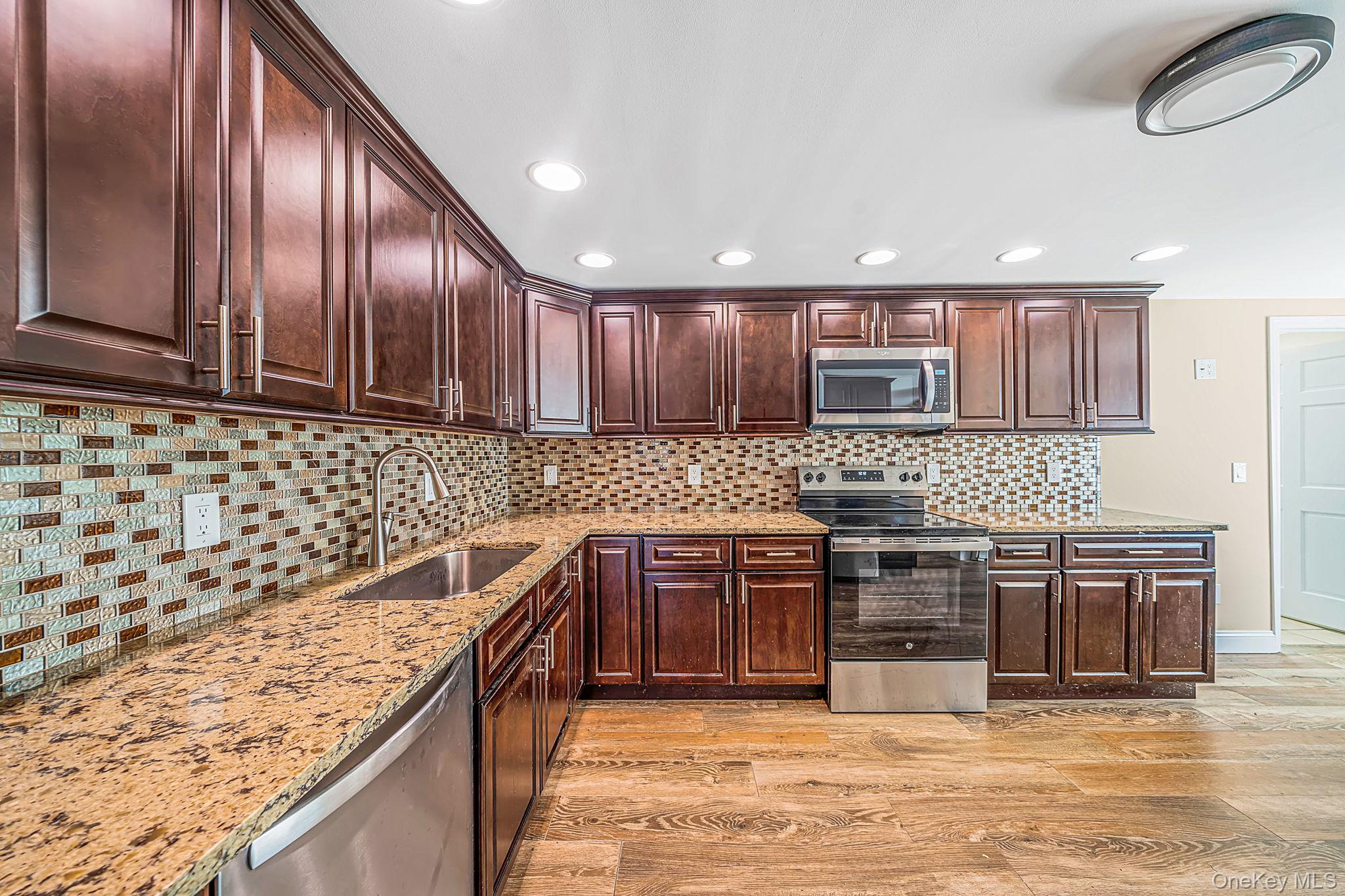 27 Lehigh Lane – For Sale photo 6