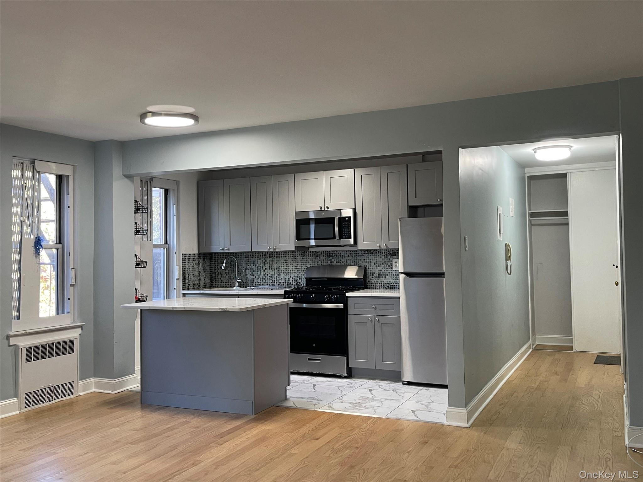 65-35 Yellowstone Boulevard, Unit 5E photo 2