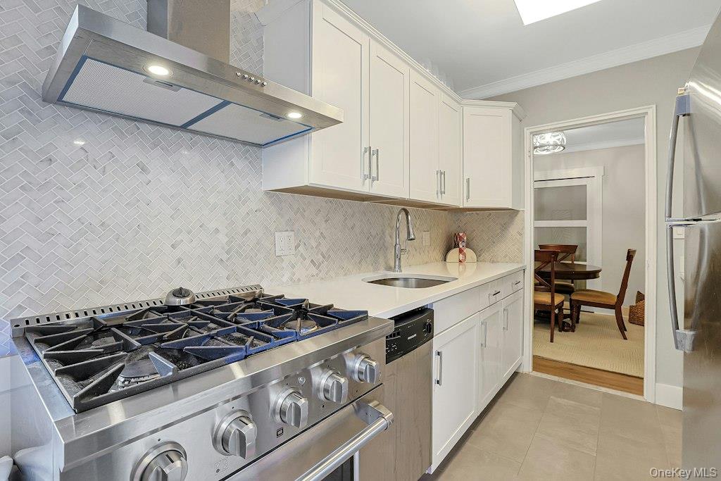 142 Garth Road, Unit 3J photo 9