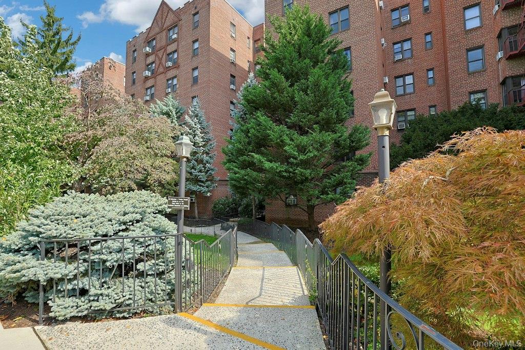 142 Garth Road, Unit 3J photo 17