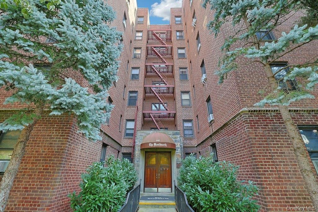 142 Garth Road, Unit 3J photo 2