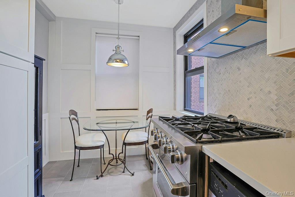 142 Garth Road, Unit 3J photo 8