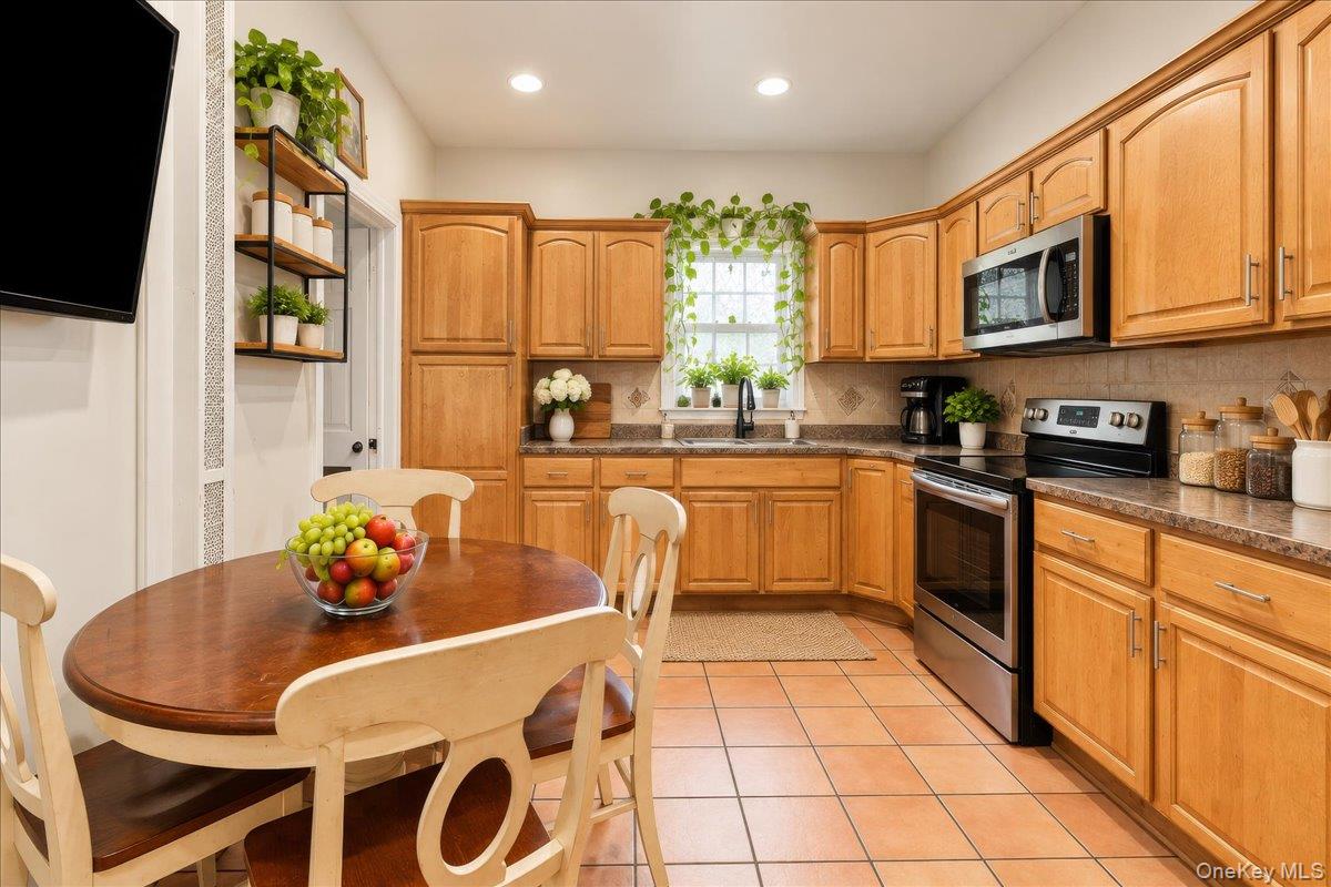 48 S 7th Avenue – For Sale photo 4