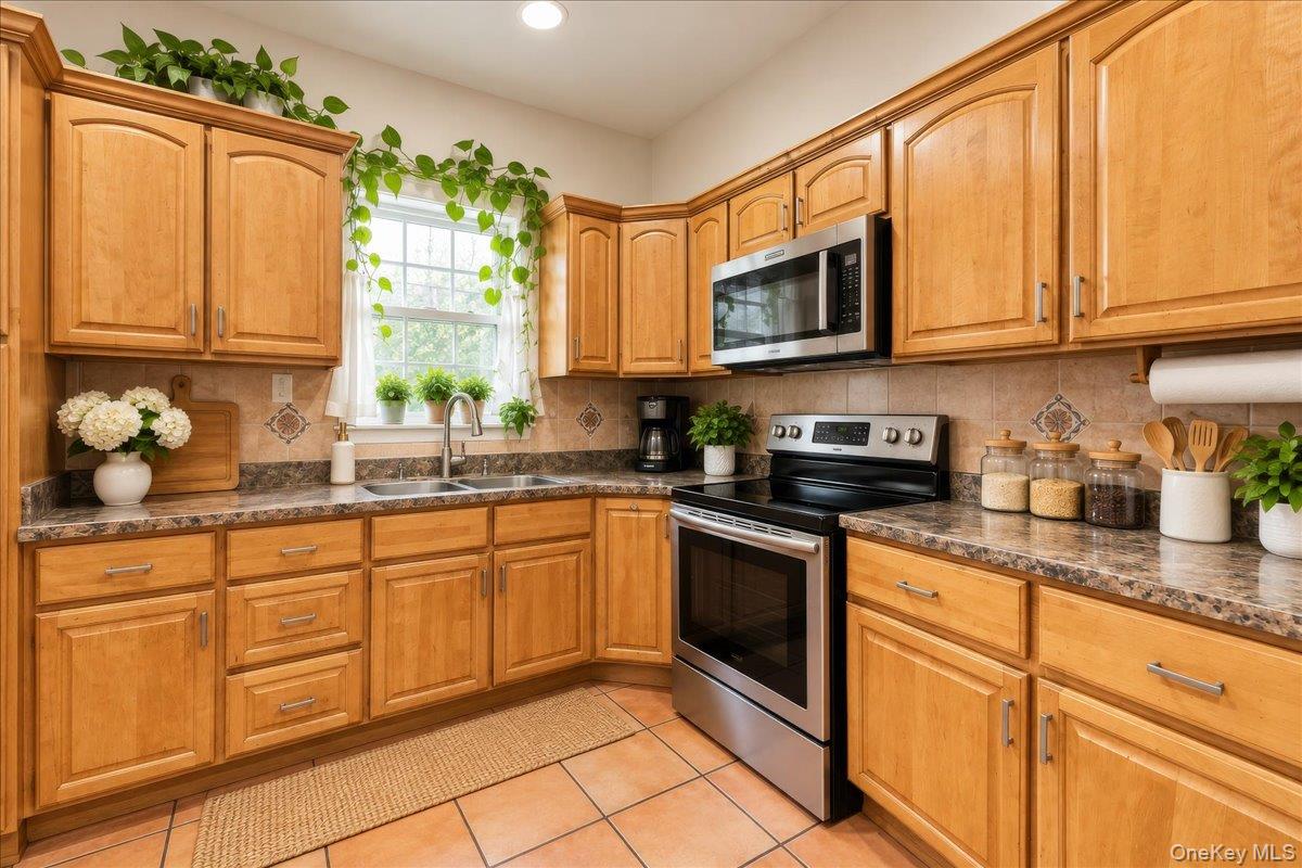 48 S 7th Avenue – For Sale photo 5